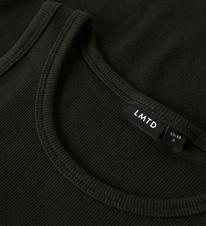 LMTD Top - Crop - NlfHinaja - Pirate Black